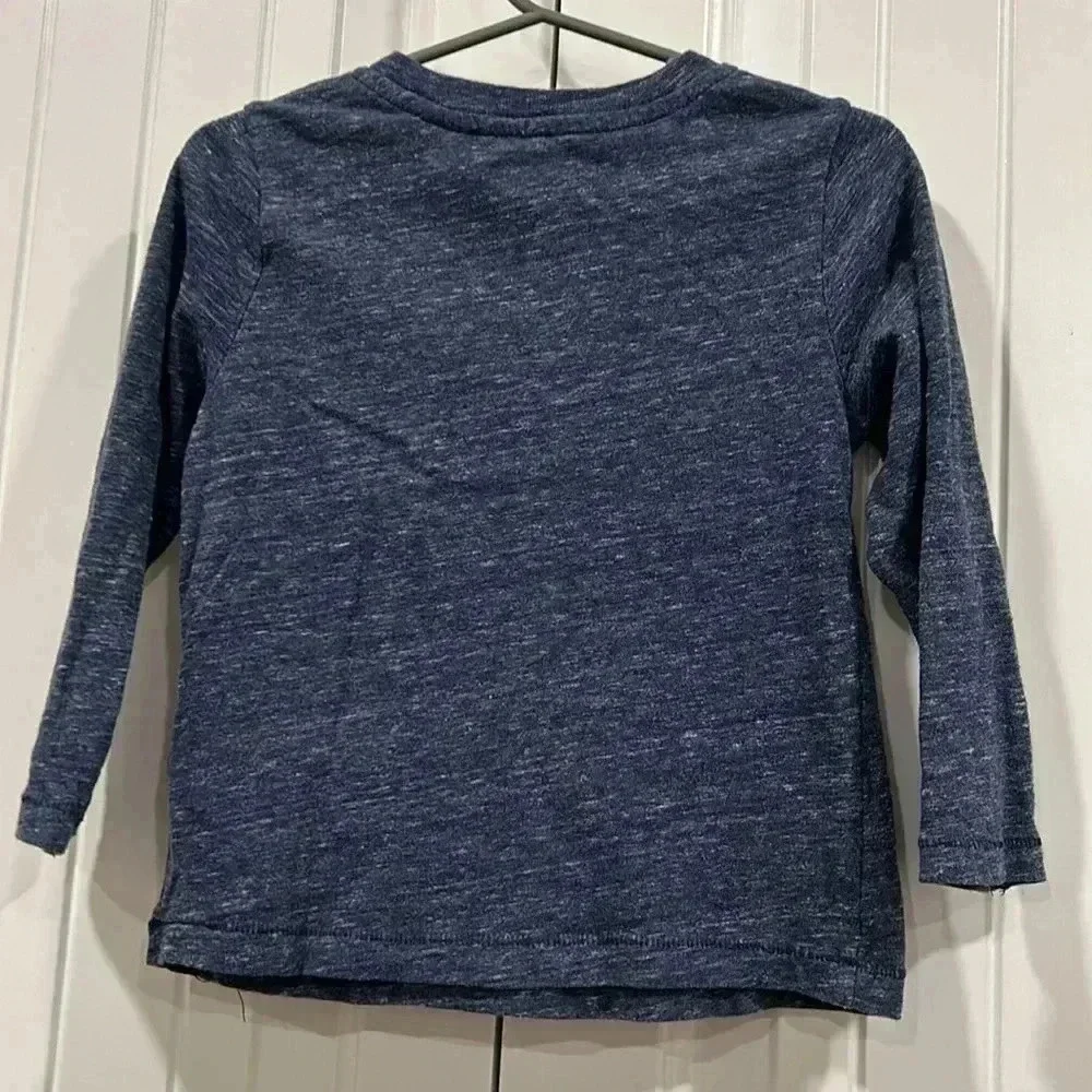 Old Navy size blue sleeve